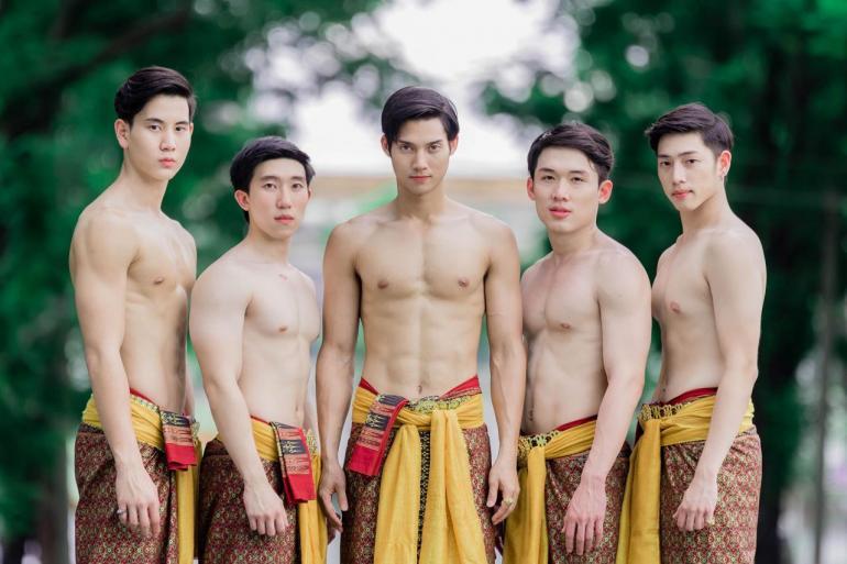 teeyakdon:  Do you know ‘Loy Krathong’ festival in Thailand? It’s a festival