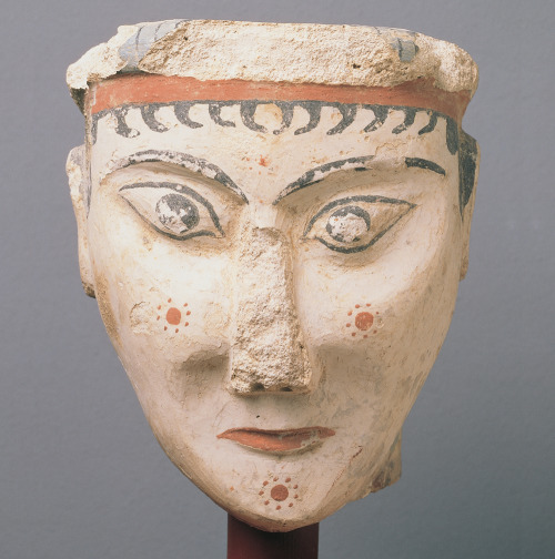 arjuna-vallabha:Hellen of Sparta, makeup inspired by a Mycenaean sculpture