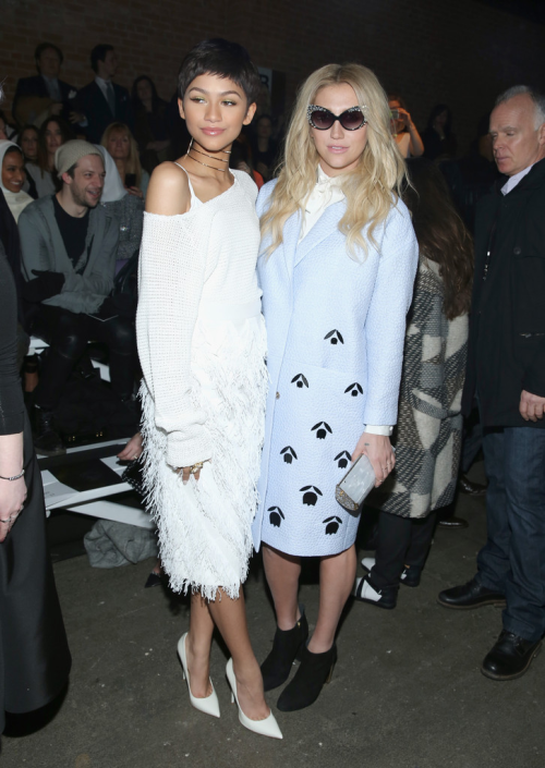 urltwink:  daily—celebs:  2/14/15 - Zendaya Coleman + Kesha at the Christian Siriano Fall 2015 Fashion Show in NYC. 