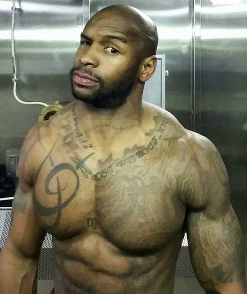 bigntastydc: Can you say lips 👉 http://bigntastydc.tumblr.com