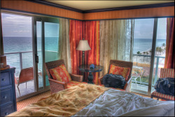 creativehouses:   	Room View, Hollywood Beach