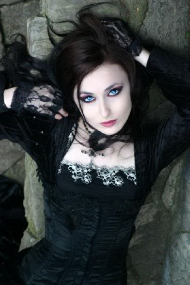 victorian-goth:  Victorian goth  http://victorian-goth.tumblr.com/