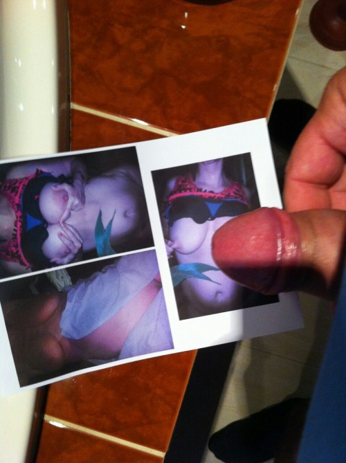 petertjeeeeeeuh: I Love it when they do that. My wifes saggy tits and big nipples #saggy #nipples #t
