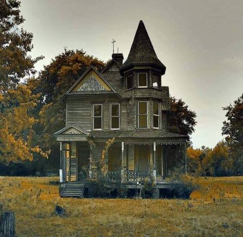 sixpenceee: The beautiful Victorian House sits abandoned on the outskirts of Kosse, Texas.