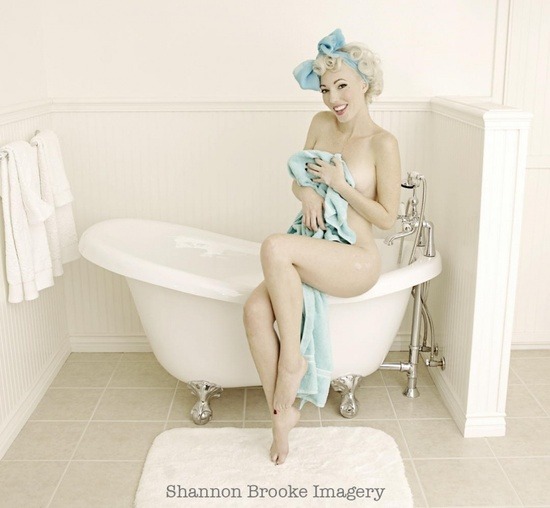 alternative-pinup:  Alternative ModelModel Twitter