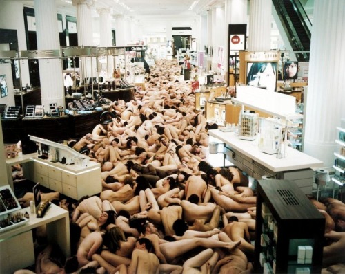 20aliens:  Spencer Tunick 