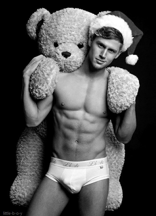 little-b-o-y:  Happy Christmas 
