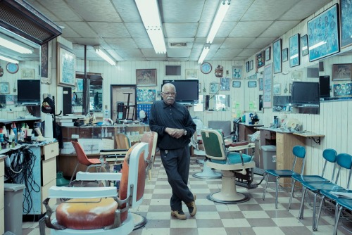 PHOTO - “Cuts” by Franck Bohbot - Barbers & barbershops, New York City, november 201