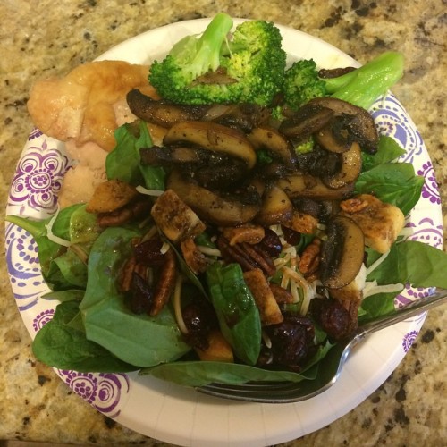 #dinnerisserved #rotisseriechicken #spinach #salad with #candiedpecans #mozzarella #provolone #dried