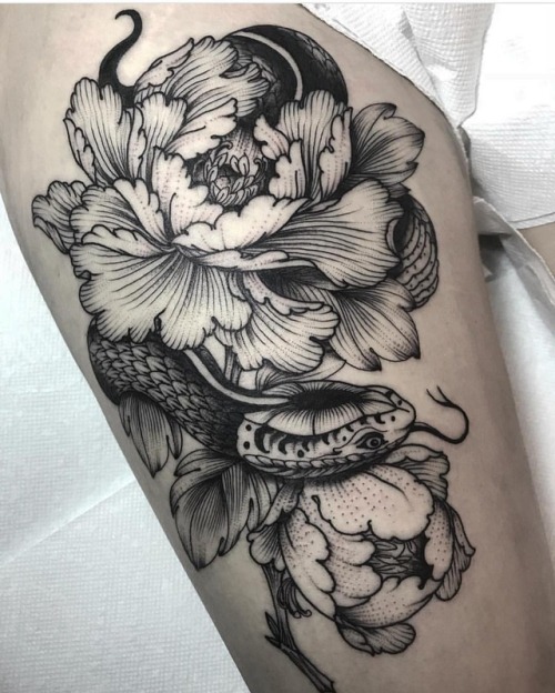 gristletattoo:Snake by @henbohenning. Now booking Brooklyn 2018 and San Diego TATTOO CONVENTION May.