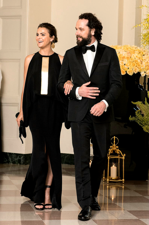 missbones:Actors Matthew Rhys and Keri Russell arrive for the State Dinner honoring Prime Minister L