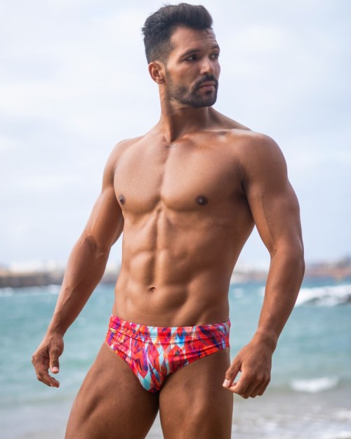 fashionablymaleofficial: (via It’s October but with WAPO Wear Summer Never-Ends)