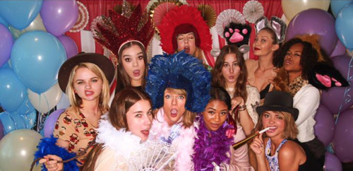 haimtheblog:@taylorswift13: The whole team. @SerayahLove @GiGiHadid @HAIMtheband @HaileeSteinfeld @r