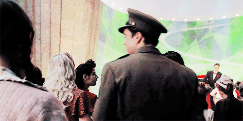 stvesbucky:#steve? #stevie?? #wtf not again ಥ‿ಥ