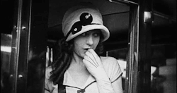 perfectmistake13:Jobyna Ralston in 1924’s Girl Shy.