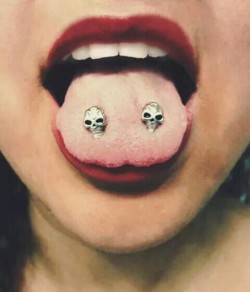 girlyplugs:  ❤