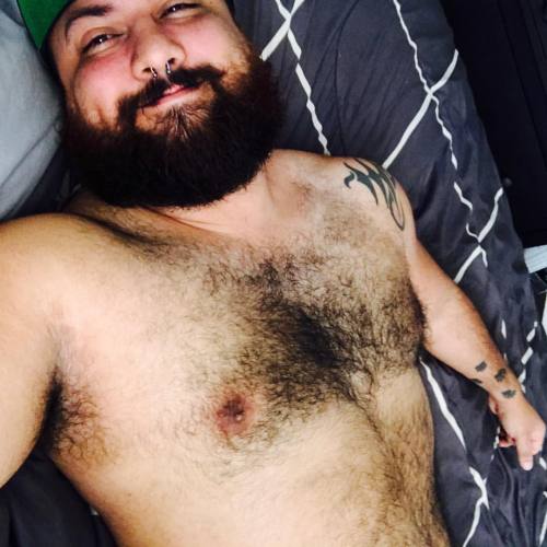 rtarango09:  Help! My bed has me hostage. #dayoff