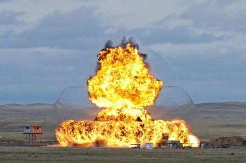 sixpenceee:A visible shockwave. This image of an explosion was captured at the Defence Research and 
