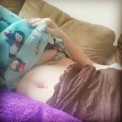 trilliansmut:  Cutest tummy ever btw.