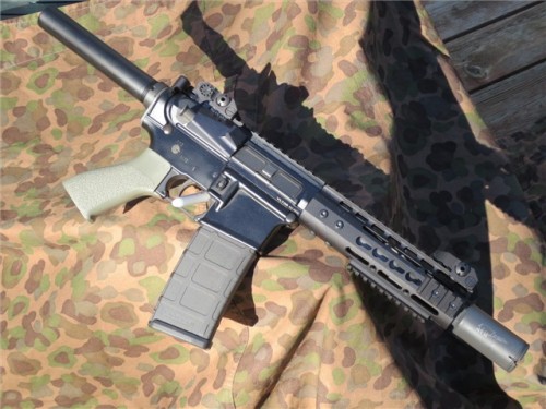 gunrunnerhell:Noveske DiplomatA 7.5” barreled AR-15 pistol. I don’t know if Noveske still makes thes