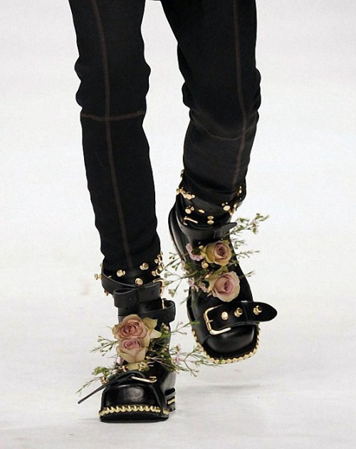 wink-smile-pout: Shoes at J.W.Anderson Menswear Fall 2010