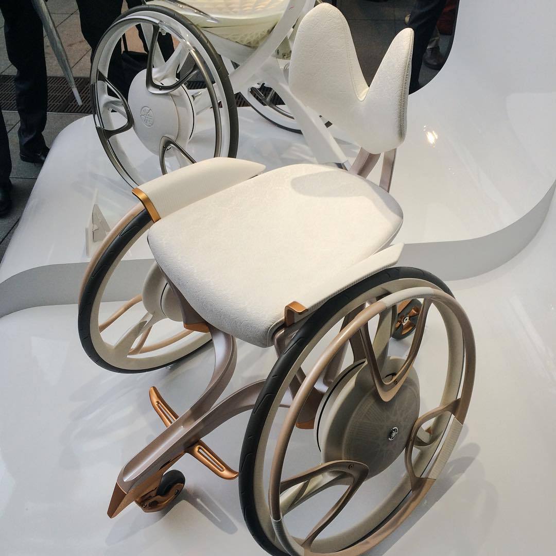 A Woman In Tokyo Power Assist Wheel Chair 02gen Designed By Yamaha