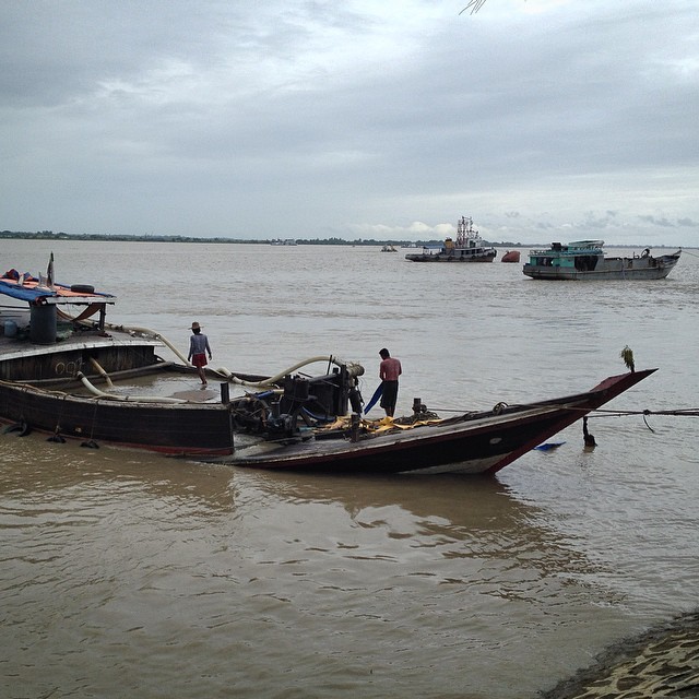 #life #sandship #yangon #river #burma #myanmar #iphoneonly #igersmyanmar #instapic