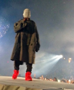 thekanyewestarchive:  These the Red Octobers..