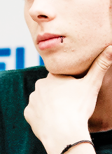 itsmuke:  make me choose // preachlondon asked: Luke’s lips or Michael’s lips?