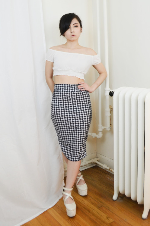 Fashion Crop Top: Dresslink https://goo.gl/9emwGUHoundstooth Bodycon Skirt: Dresslink https://goo.gl