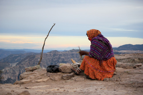 vivirenmexico:  Mujer Taraumara  Los Tarahumara adult photos