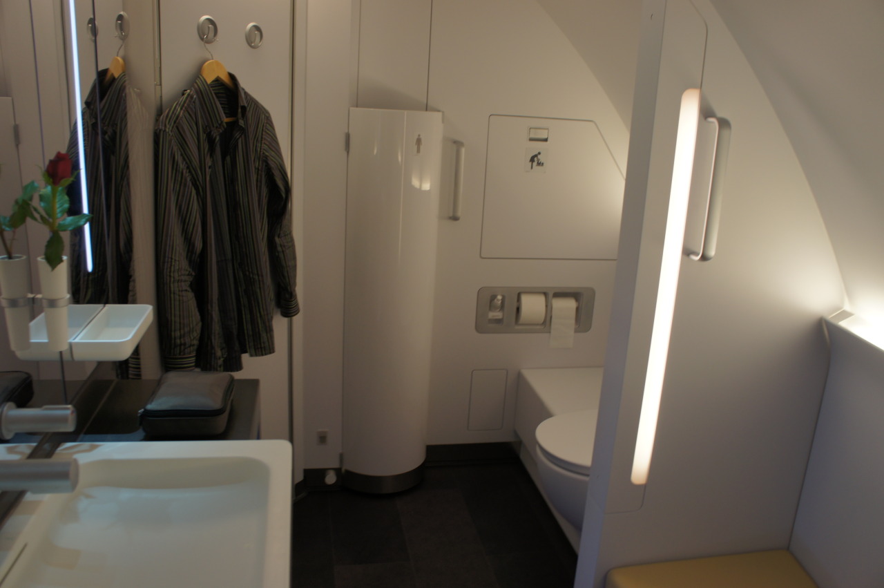 nomellamesfriki:  Primera clase de un Lufthansa Airbus 380  
