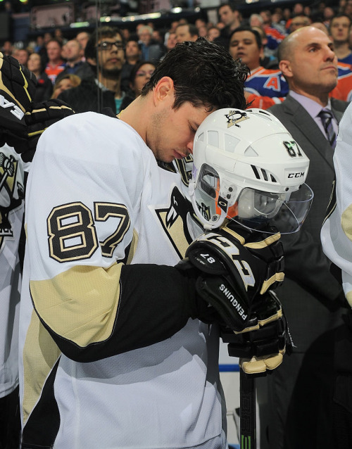 pensfan4lfe: Crosby in Edmonton.