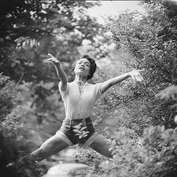 wehadfacesthen:  Eartha Kitt photographed by Gordon Parks in New York, 1952, where