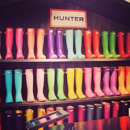 Hunter boots! Who wants? #preppy #girly #fashion #style #pearls #glitter #beauty #classy #hunter #hu