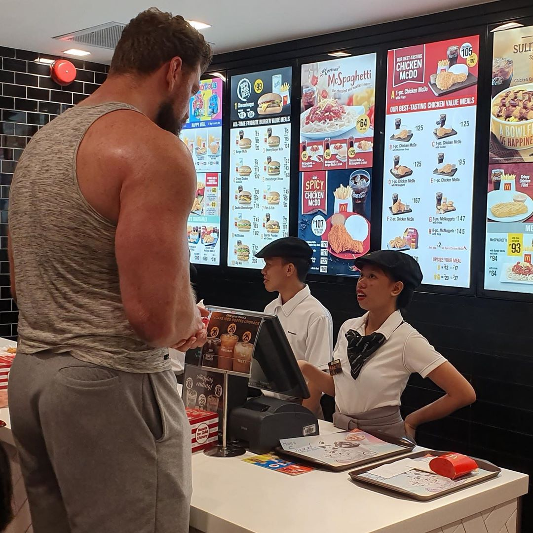 surprisebitch:  mykey-20:  blu-iv: picsthatmakeyougohmm:  hmmm  McSpaghetti He can