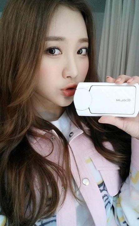 korean-dreams-girls:Yura (Girls Day) - Selca