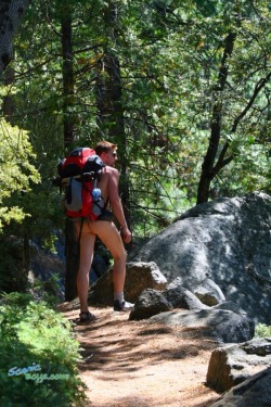 scenicboys:  ScenicBoy Gäret @ Yosemite NP, CAScenicBoy Adventures 