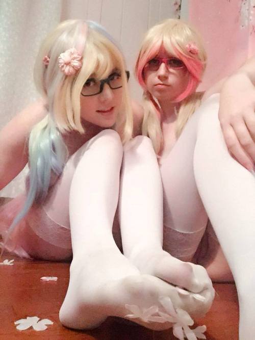 nsfwfoxydenofficial:  Some NSFW behind the scenes from a donation set coming in the spring of me and @usatame. <3Loved the set-up for this one and @shessobootyful was a doll shooting it with us! c:Stay tuned for more cute selfie shots on here from