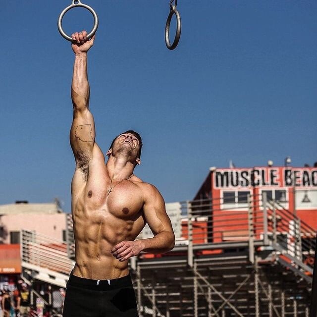 malecelebarmpits:  Vince Sant 1