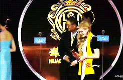 avrillavigine:  Avril Lavigne wins best global singer award at Huading Awards (X)