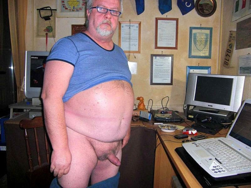 http://senioretgay2.tumblr.com/post/45110232212