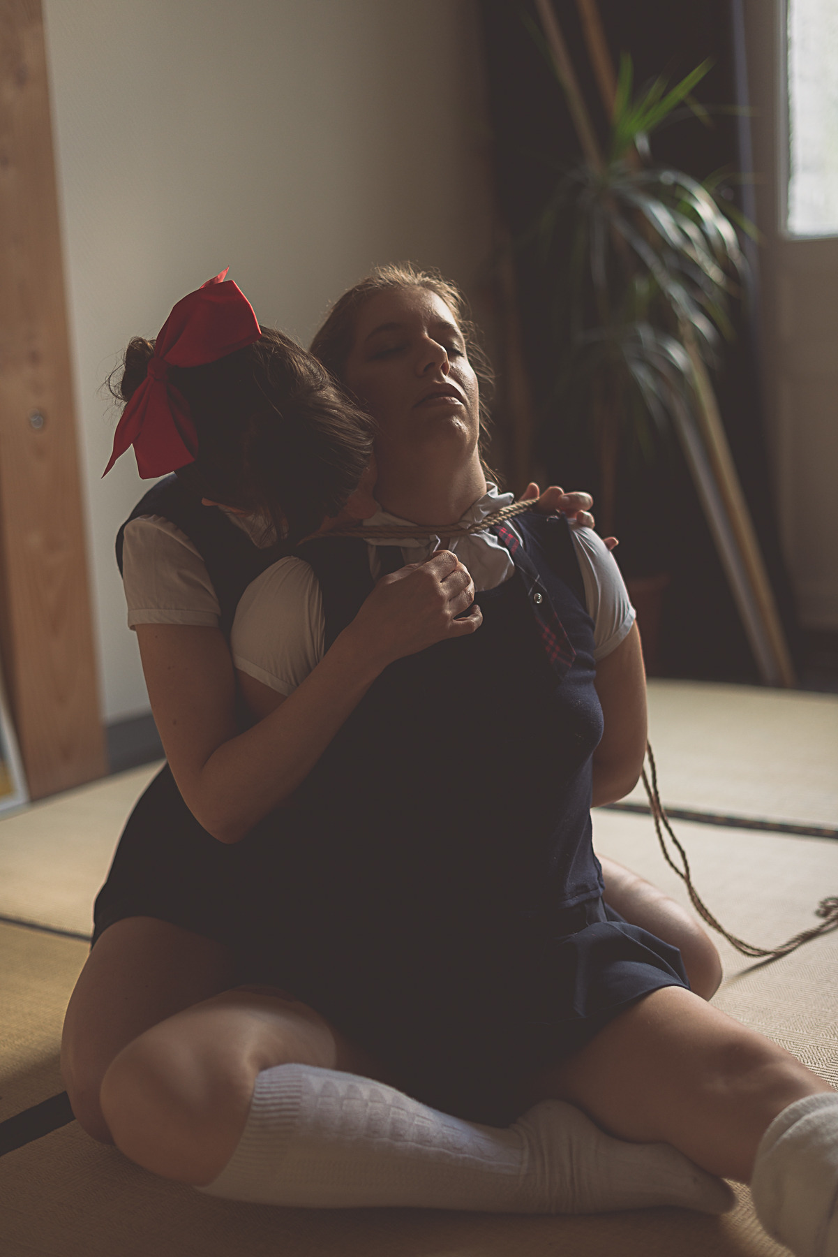 petitedeviant:  strictly-dirtyvonp:  @kissmedeadlydoll tying @strictly-nawa-kitsune