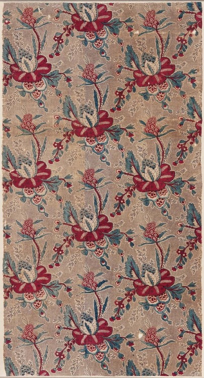 heaveninawildflower:18th century printed cotton textiles (French).Images and text information courte