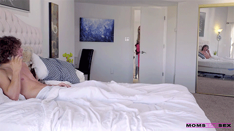 twowomenoneman:  over one hundred thousand followersfind two women here