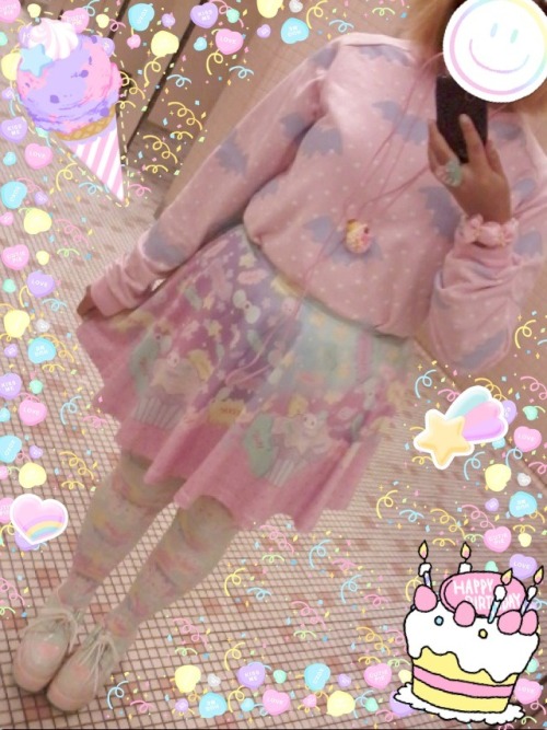 mermaid-bows:  I’m so in love with today’s outfit! Definitely one of my favorite outfits of all time :) 