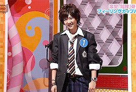 rukakikuchi:  akb48g-gifs:  AKBINGO! ep. 210 121031: Danso Date  ↳ Entry No. 1: Miyawaza Sae → Miyazawa Haru   Sae is the perfect boy xD 