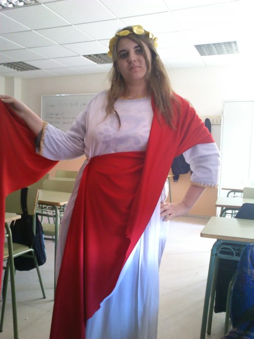 cyanuresoup23:Ego Equo romano est. Today was carnival in my school. I’m from Spain and in my Latin c