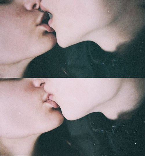 XXX -opposites-attract:  kiss auf We Heart It. photo