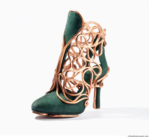 Shoes by Zuzka Ondrušíková for the Faculty of Multimedia Communications, Shoe Design Studio, 2019. G